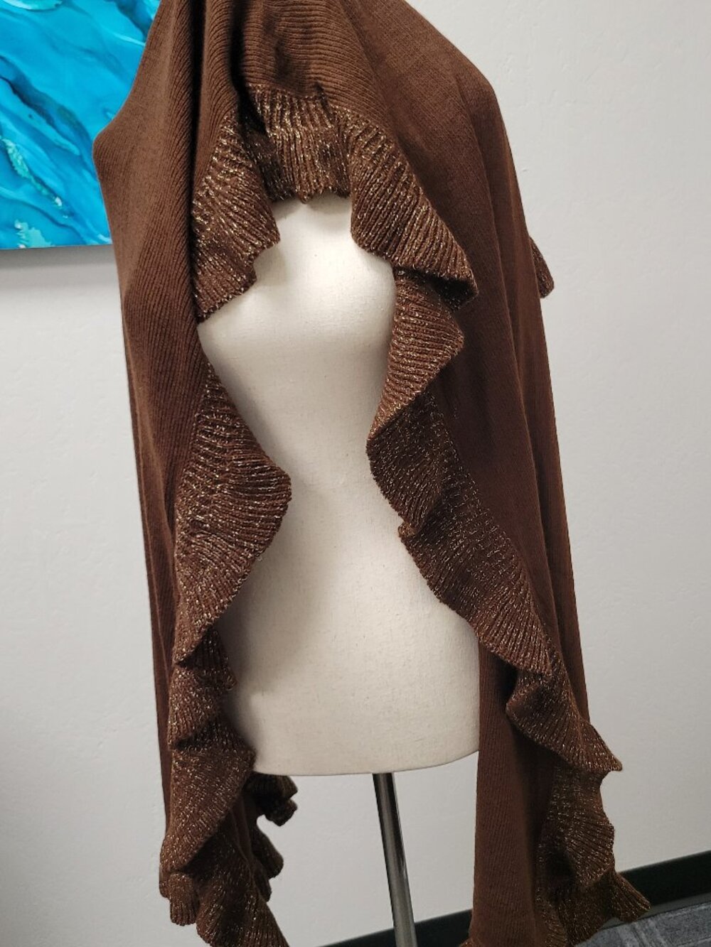 Brown shawl with lurex ruffled edges